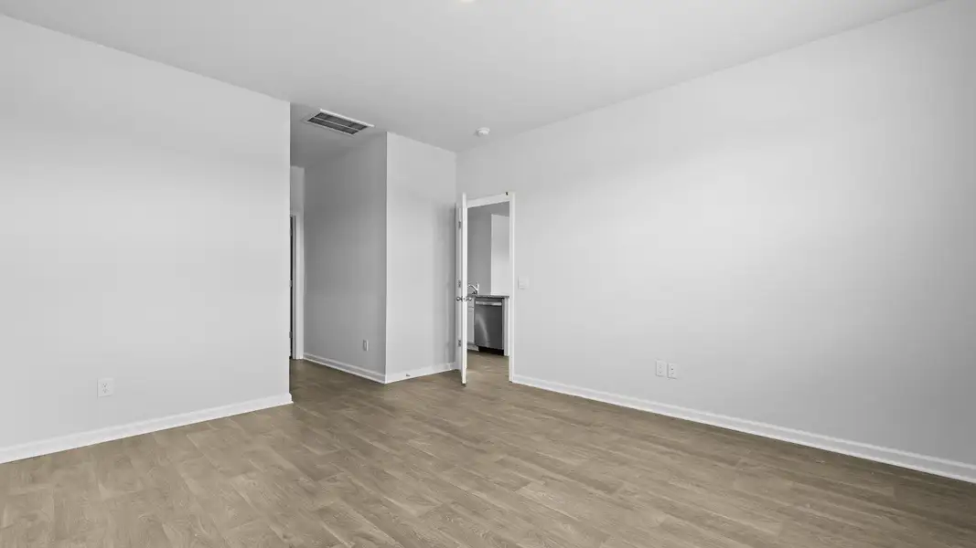 Spacious, unfurnished interior of a new home in The Ranch, Holly Hill (Image 17).