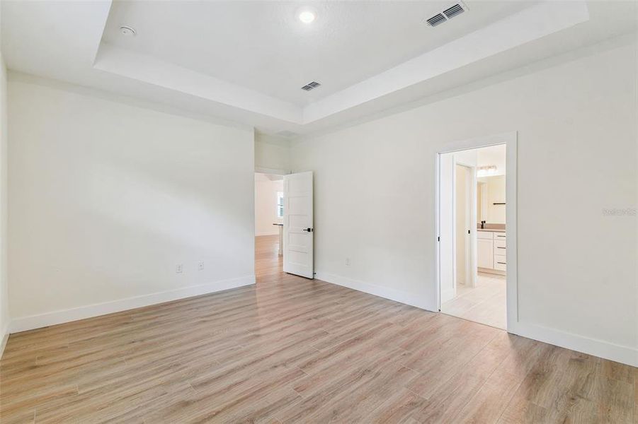 Spacious, unfurnished interior of a new home in Hidden Ridge, New Port Richey (Image 21).