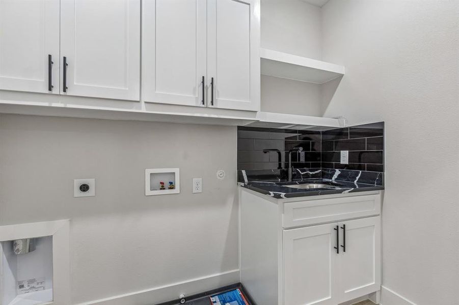 Furnished interior view inside a new home in , Dallas (Image 6). Furnished interior view inside a new home in , Dallas (Image 6).