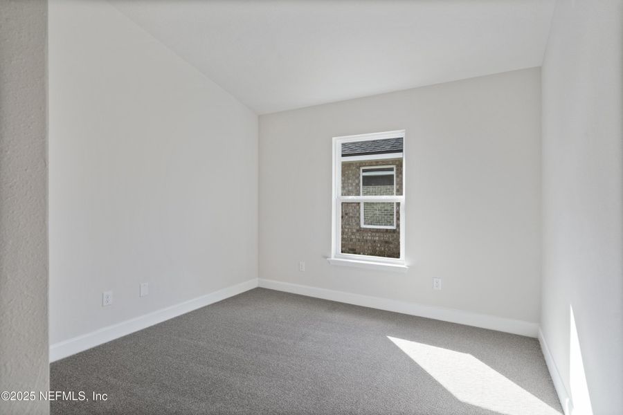 Spacious, unfurnished interior of a new home in , Green Cove Springs (Image 22).