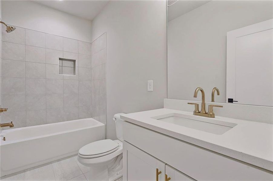 Furnished interior view inside a new home in , Atlanta (Image 17).