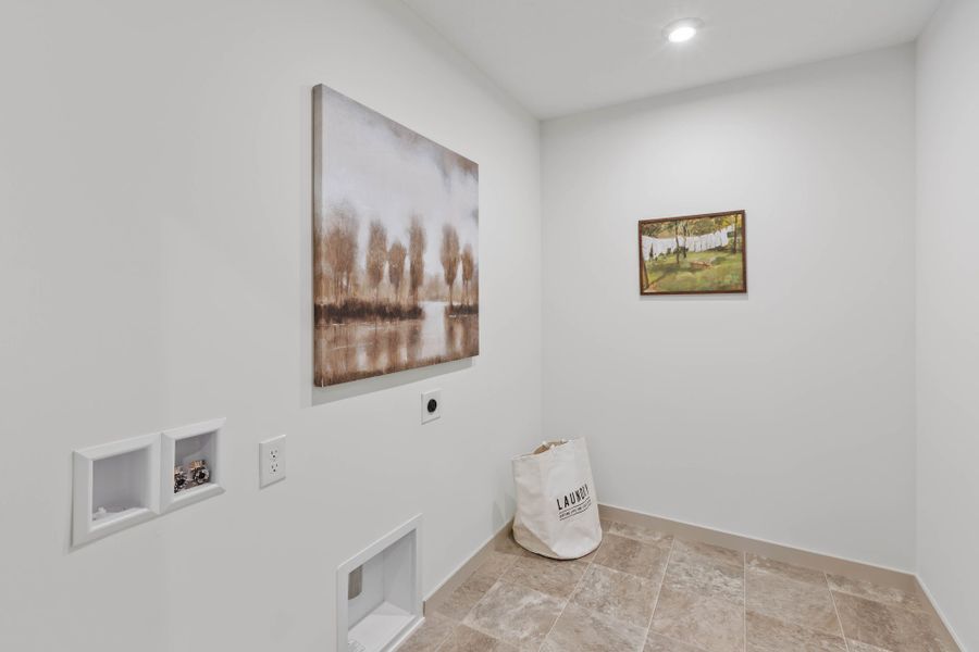Representative unfurnished interior of a home built from the Fairfax by Fischer Homes in Bridle Run, Louisville (Image 19).