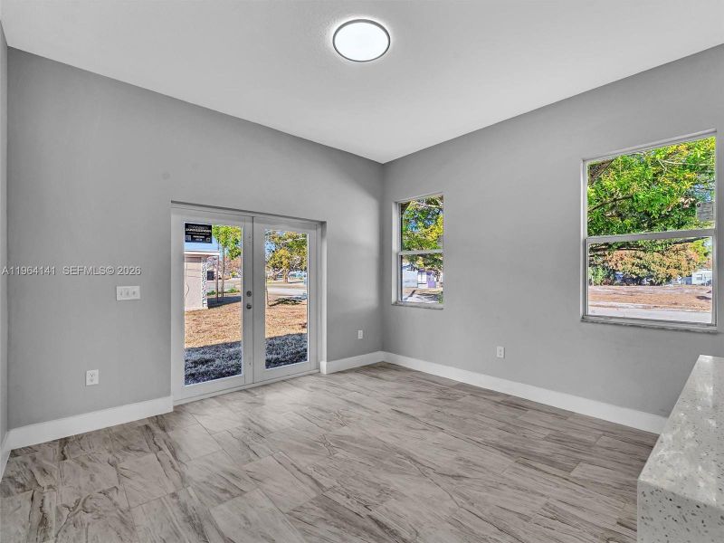 Spacious, unfurnished interior of a new home in , Fort Pierce (Image 19).