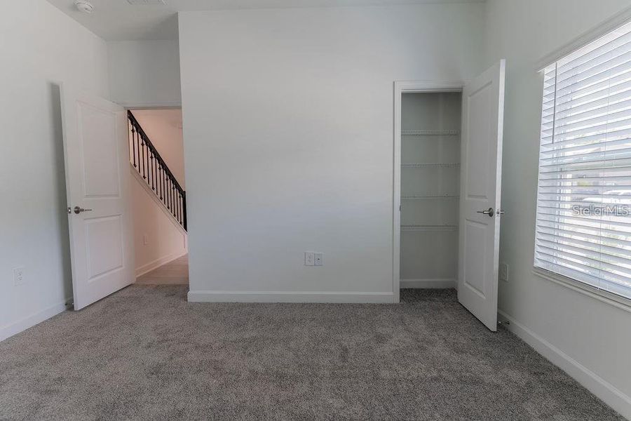 Spacious, unfurnished interior of a new home in , Kissimmee (Image 8).