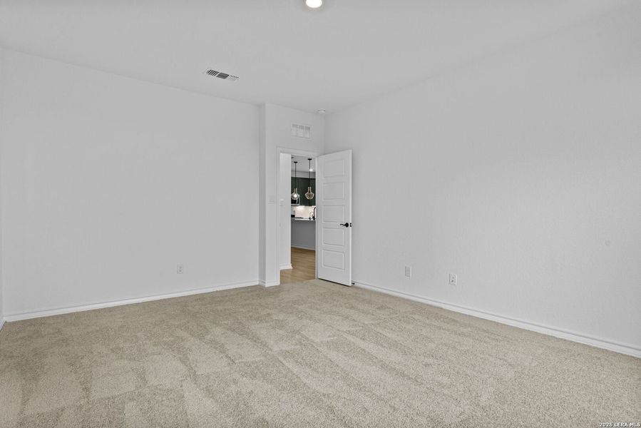 Spacious, unfurnished interior of a new home in Nopal Valley, San Antonio (Image 16). Spacious, unfurnished interior of a new home in Nopal Valley, San Antonio (Image 16).