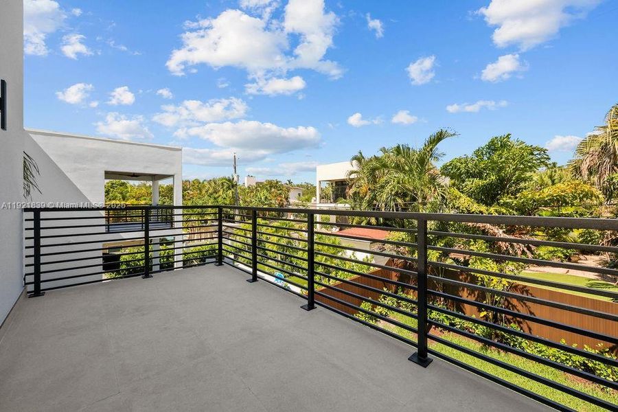 Exterior details and patio area of a home in , Fort Lauderdale (Image 37). Exterior details and patio area of a home in , Fort Lauderdale (Image 37).