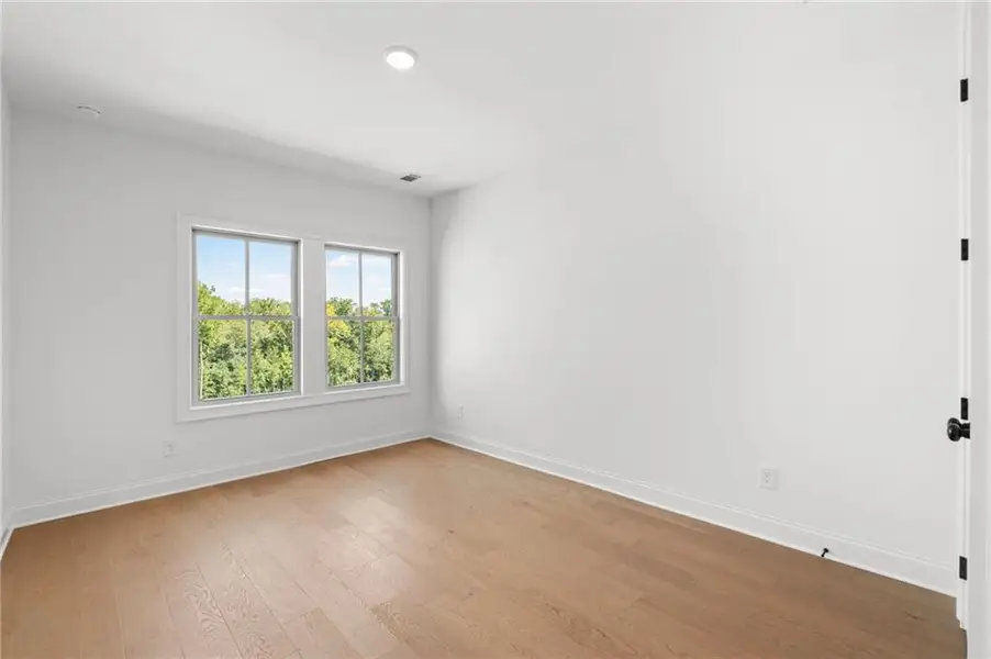 Spacious, unfurnished interior of a new home in , Suwanee (Image 24).