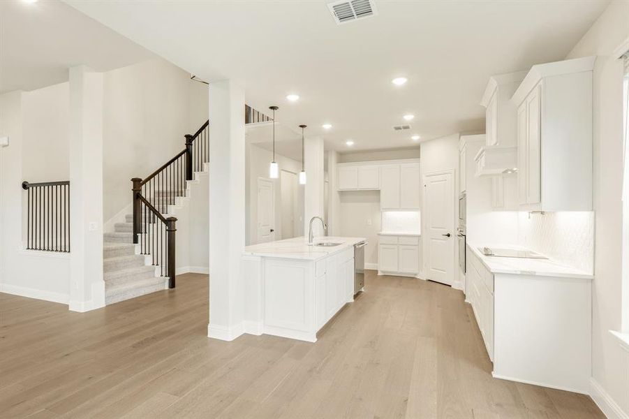 Furnished interior view inside a new home in The Retreat at North Grove 70-75, Waxahachie (Image 8). Furnished interior view inside a new home in The Retreat at North Grove 70-75, Waxahachie (Image 8).