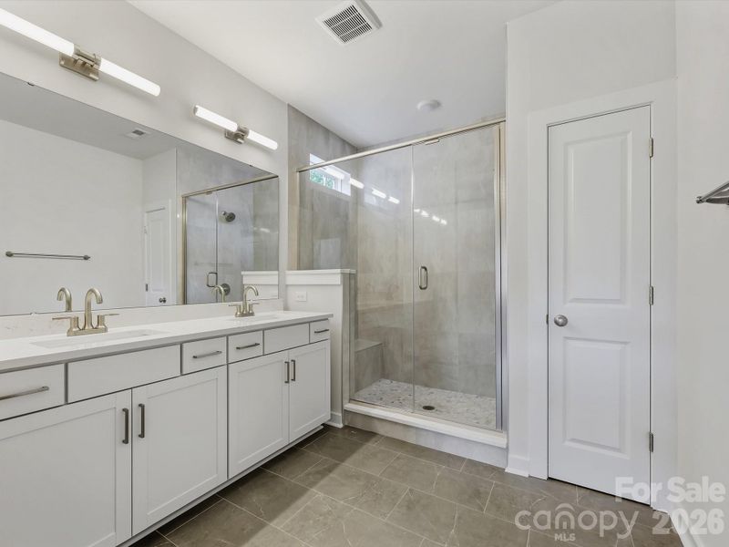 Owner's Bath Owner's Bath
