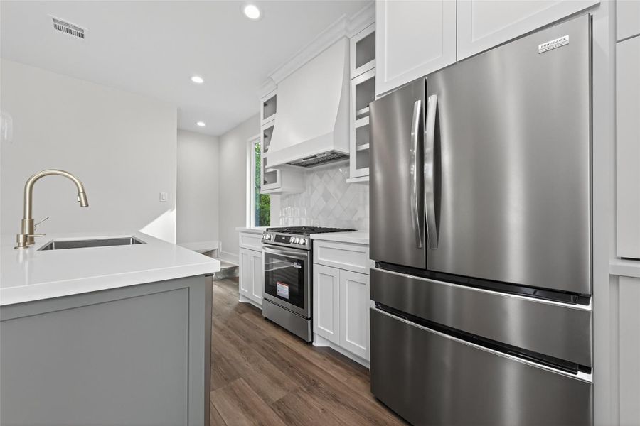 Furnished interior view inside a new home in , Bridge City (Image 7).