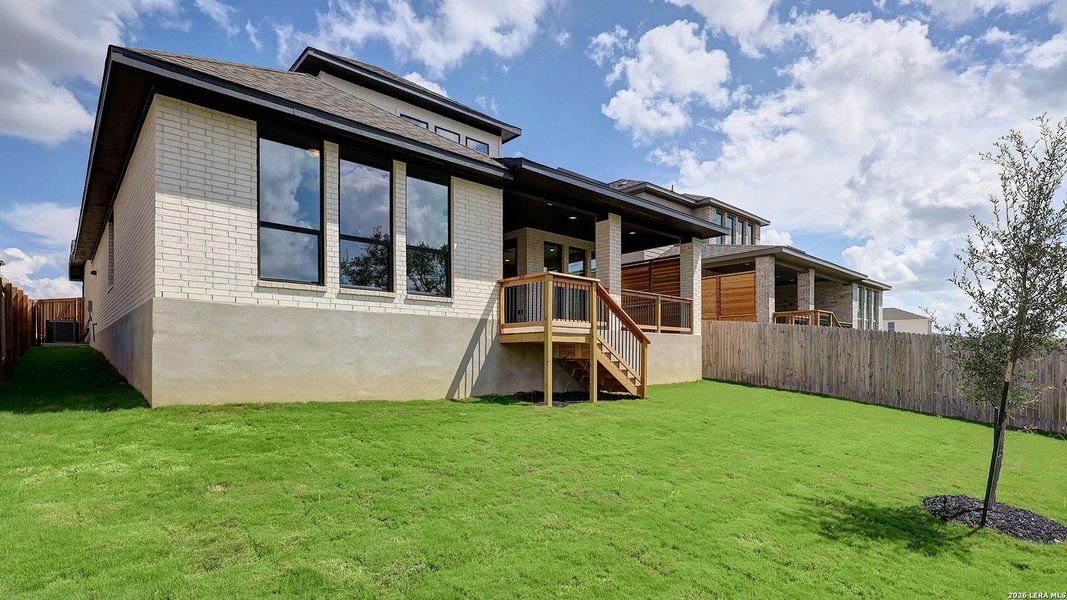 Exterior details and patio area of a home in Ladera, San Antonio (Image 26).