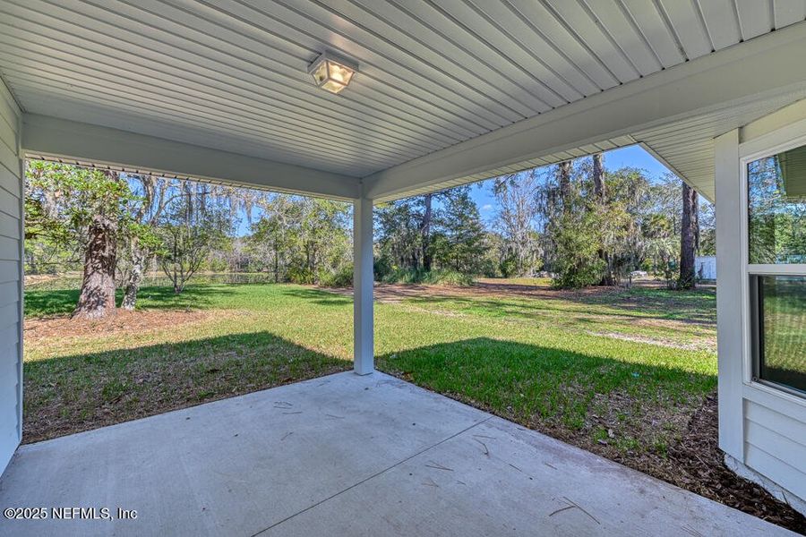 Exterior details and patio area of a home in , Jacksonville (Image 3).