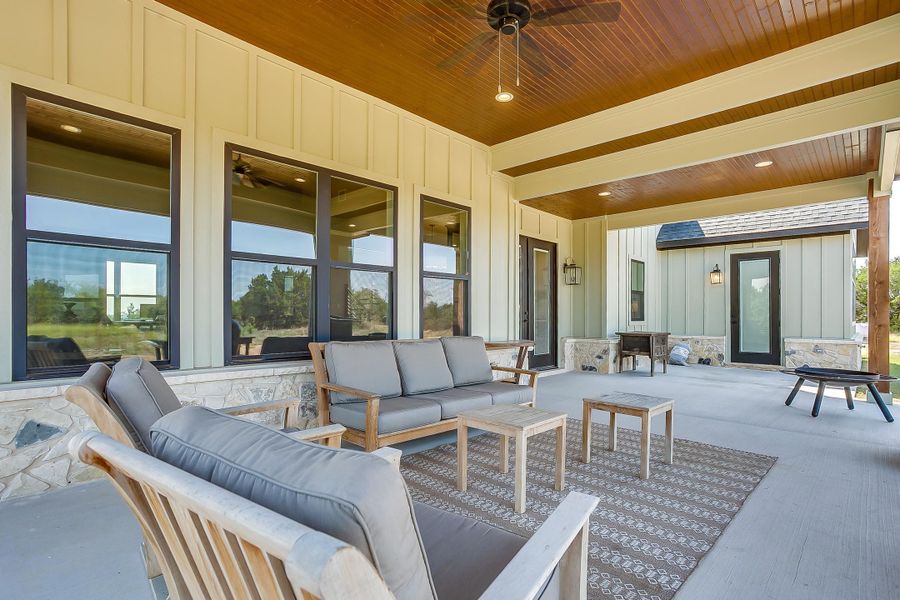 Representative exterior details of a home built from the Rolling Wood by Trinity Classic Homes in Freeman Ranch, Weatherford (Image 4).