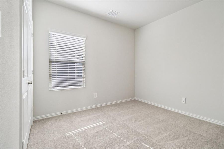 Spacious, unfurnished interior of a new home in Lakehaven - Spring Series, Farmersville (Image 17).