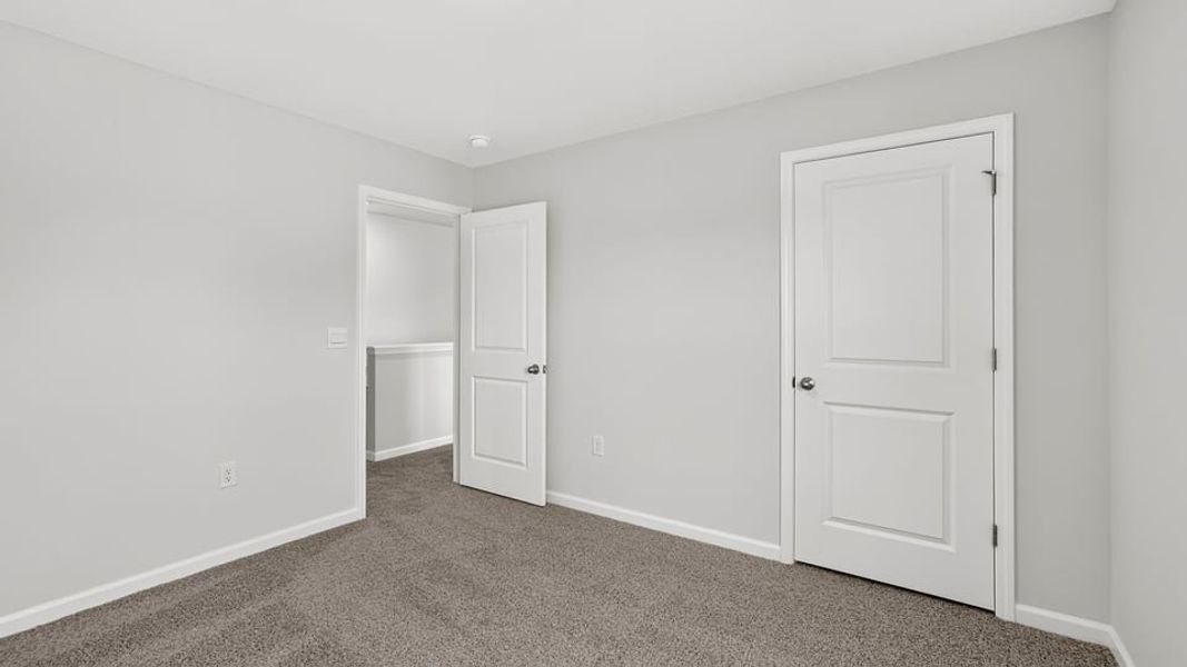 Spacious, unfurnished interior of a new home in Cascade Point, Seneca (Image 35).