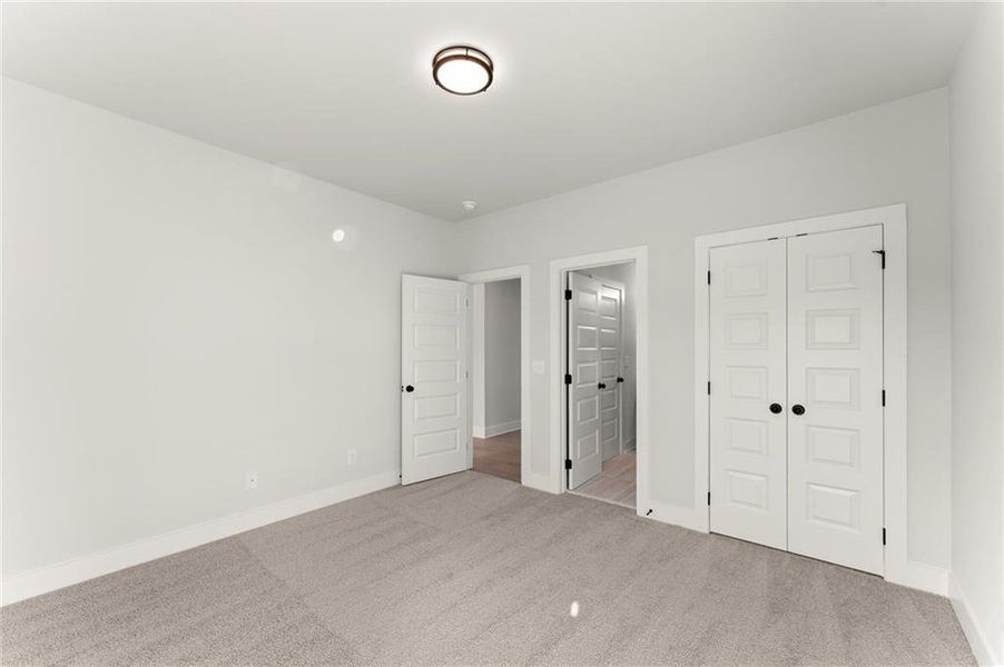 Spacious, unfurnished interior of a new home in , Jefferson (Image 33).