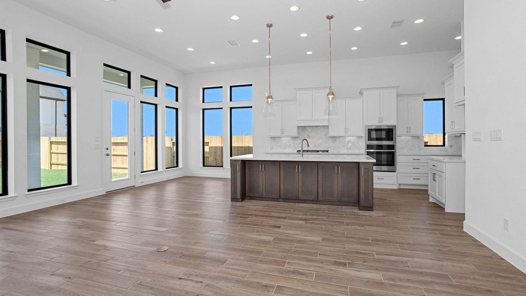 Spacious, unfurnished interior of a new home in Lakes of Cane Island, Katy (Image 12). Spacious, unfurnished interior of a new home in Lakes of Cane Island, Katy (Image 12).