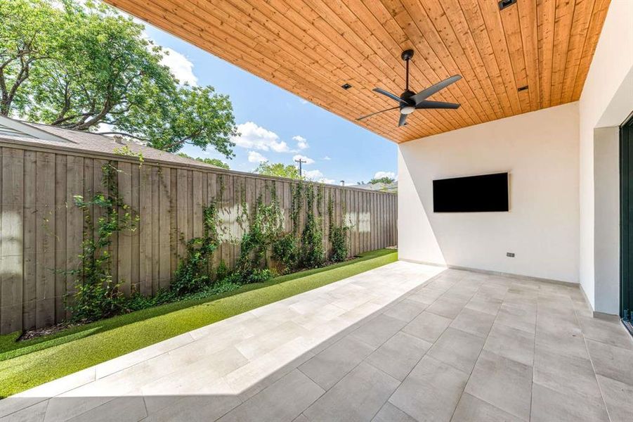Front exterior of a new home in , Dallas, TX, highlighting curb appeal (Image 18).