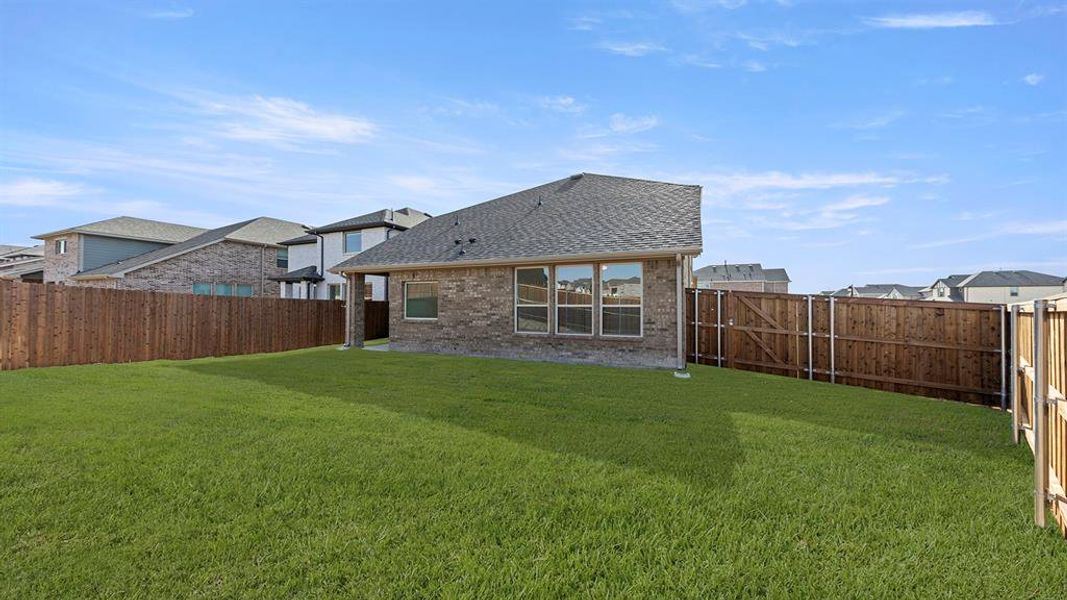 27. 2144 Sunnymede - Back (2)