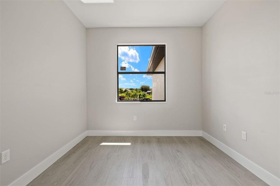 Spacious, unfurnished interior of a new home in , Lehigh Acres (Image 18).