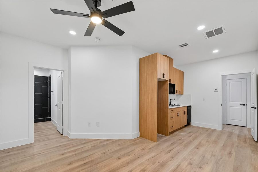 Image 36 of a home in .
