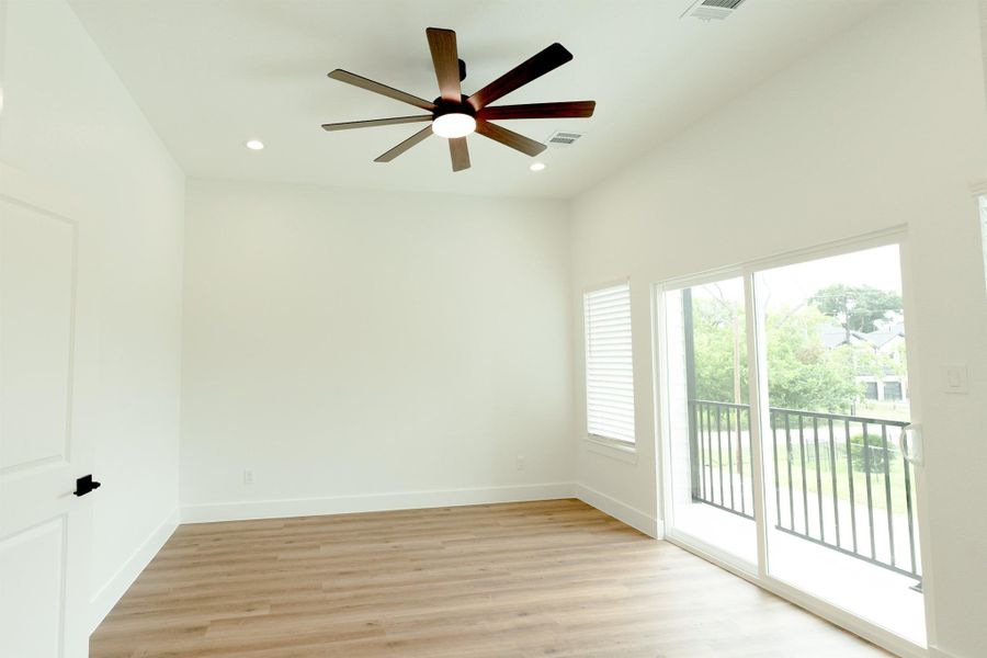 Spacious, unfurnished interior of a new home in , Houston (Image 22).