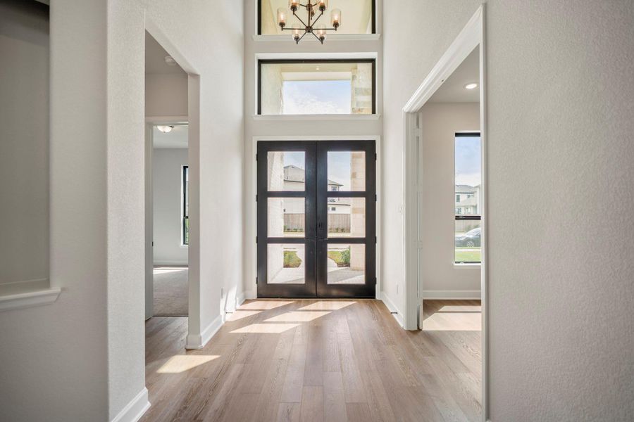 Spacious, unfurnished interior of a new home in Jordan Ranch 70' Lots, Fulshear (Image 26). Spacious, unfurnished interior of a new home in Jordan Ranch 70' Lots, Fulshear (Image 26).