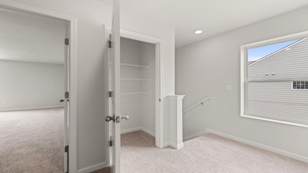 Spacious, unfurnished interior of a new home in Oakleigh Glen, Dallas (Image 20).