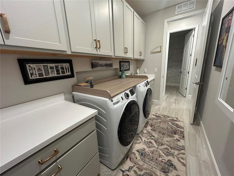 Furnished interior view inside a new home in , Sarasota (Image 40).