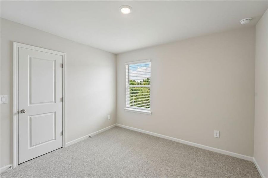 Spacious, unfurnished interior of a new home in Ivey Township, Dallas (Image 51).