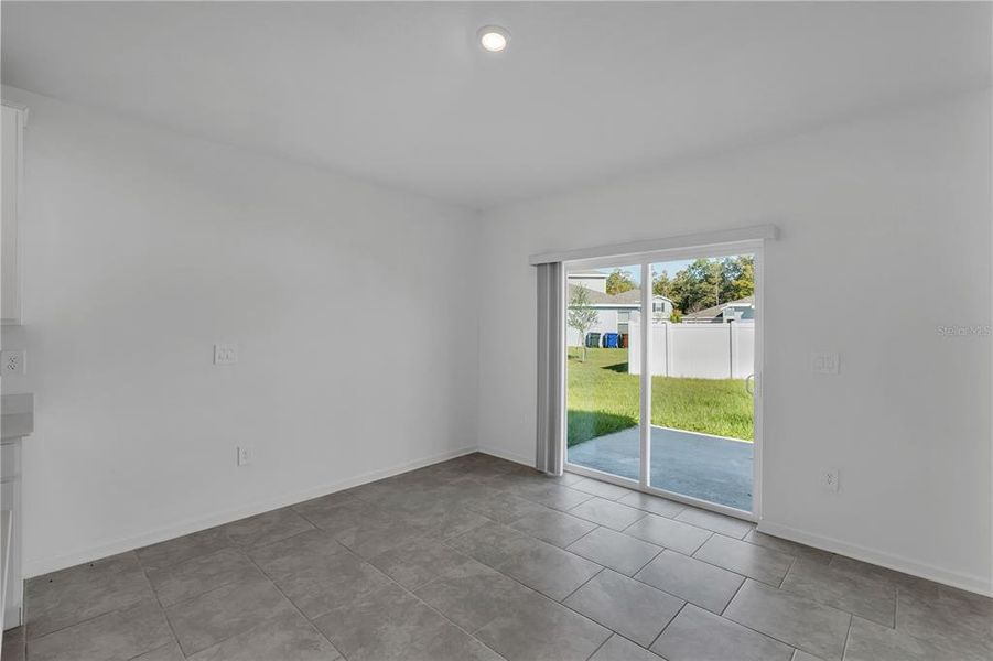 Spacious, unfurnished interior of a new home in Knightsbridge, Kissimmee (Image 28).