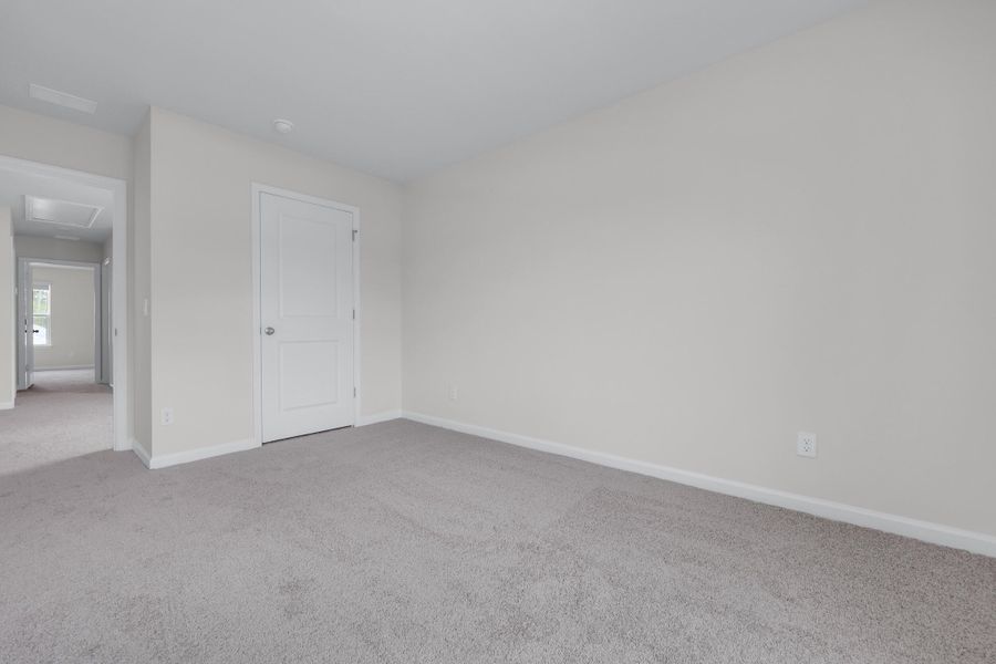 Spacious, unfurnished interior of a new home in Hillcrest, Ravenel (Image 29).
