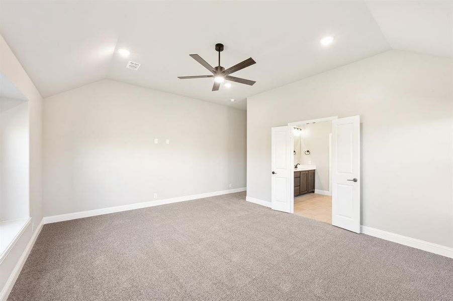 Spacious, unfurnished interior of a new home in The Grove, Midlothian (Image 18).