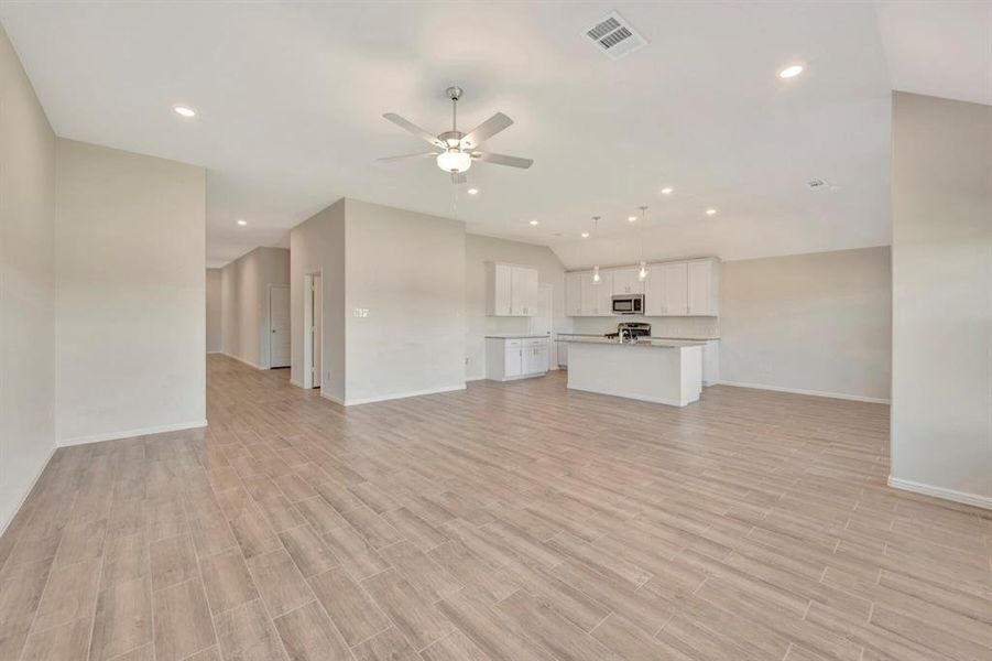 Spacious, unfurnished interior of a new home in The Preserve, Justin (Image 23).