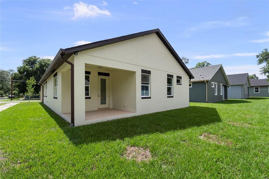 Front exterior of a new home in , Tampa, FL, highlighting curb appeal (Image 16). Front exterior of a new home in , Tampa, FL, highlighting curb appeal (Image 16).