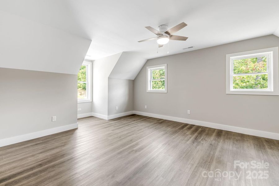 Spacious, unfurnished interior of a new home in , Asheville (Image 27).