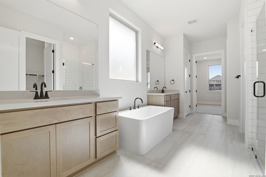 Furnished interior view inside a new home in Legacy at Lake Dunlap, New Braunfels (Image 12).