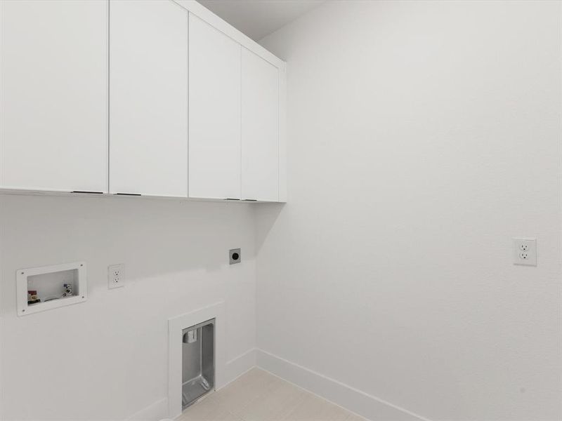 Image 33 of a home in Royal Court. Image 33 of a home in Royal Court.