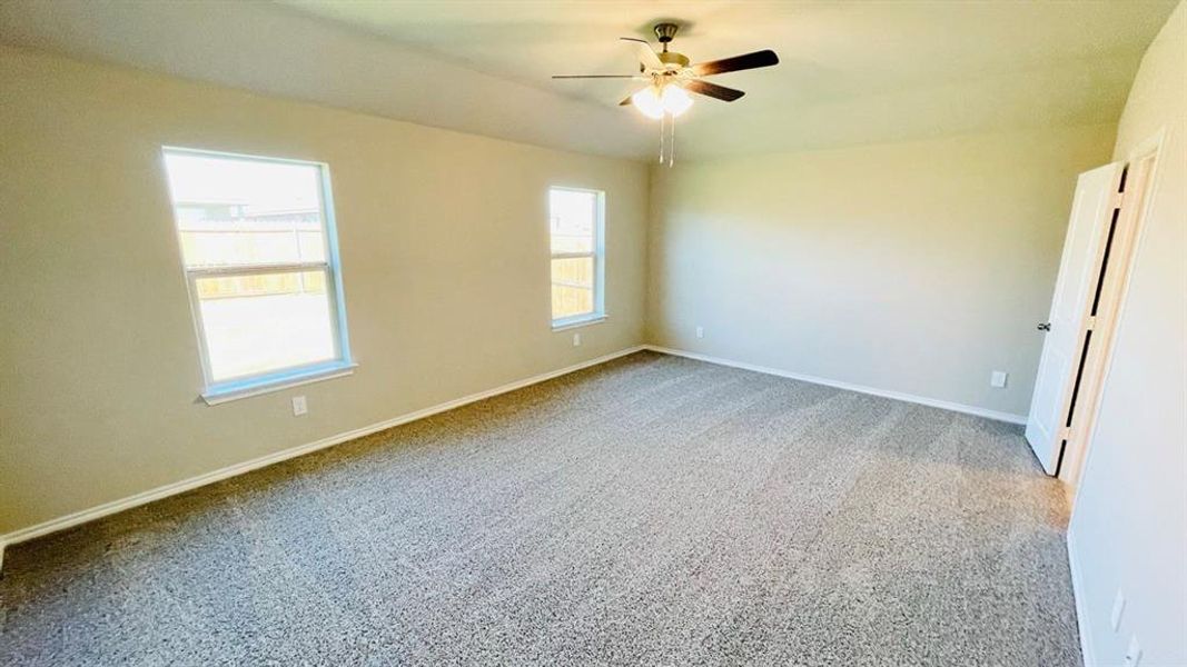 Spacious, unfurnished interior of a new home in Sunnycreek, Fort Worth (Image 9). Spacious, unfurnished interior of a new home in Sunnycreek, Fort Worth (Image 9).
