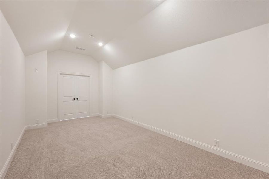 Spacious, unfurnished interior of a new home in Windsong Ranch Classic 61, Prosper (Image 34). Spacious, unfurnished interior of a new home in Windsong Ranch Classic 61, Prosper (Image 34).