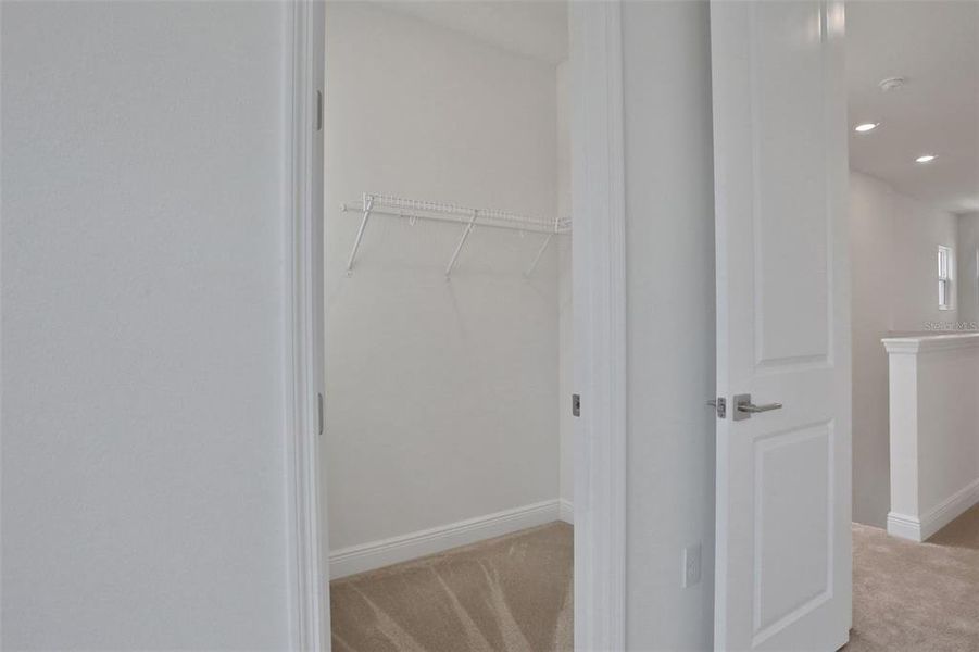 Spacious, unfurnished interior of a new home in Bungalow Walk at Lakewood Ranch, Sarasota (Image 24).