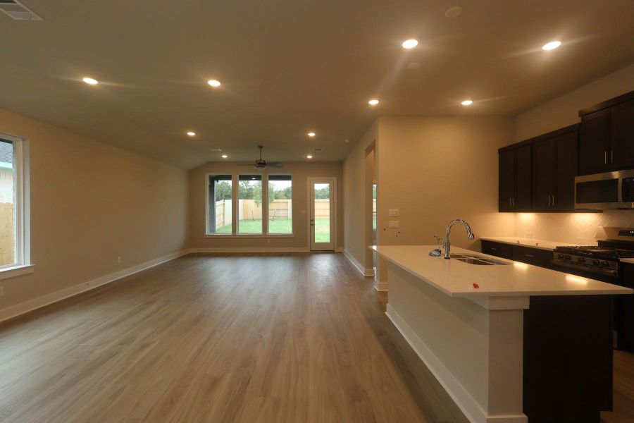 Spacious, unfurnished interior of a new home in Clopton Farms, Montgomery (Image 6).