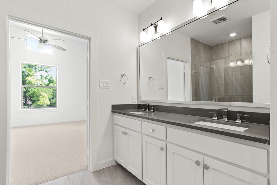 Furnished interior view inside a new home in Cottonwood Creek, Rowlett (Image 15).