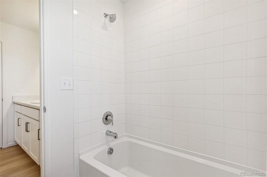 Furnished interior view inside a new home in Turnberry, Commerce City (Image 10).