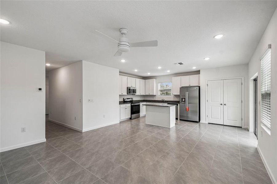 Spacious, unfurnished interior of a new home in Aspire at Citrus Springs, Citrus Springs (Image 14).