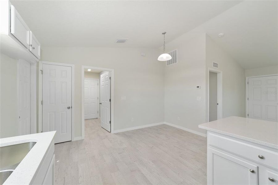 Spacious, unfurnished interior of a new home in , Belleview (Image 28).