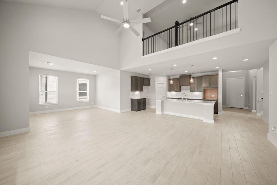 Spacious, unfurnished interior of a new home in Morton Creek Ranch, Katy (Image 19).