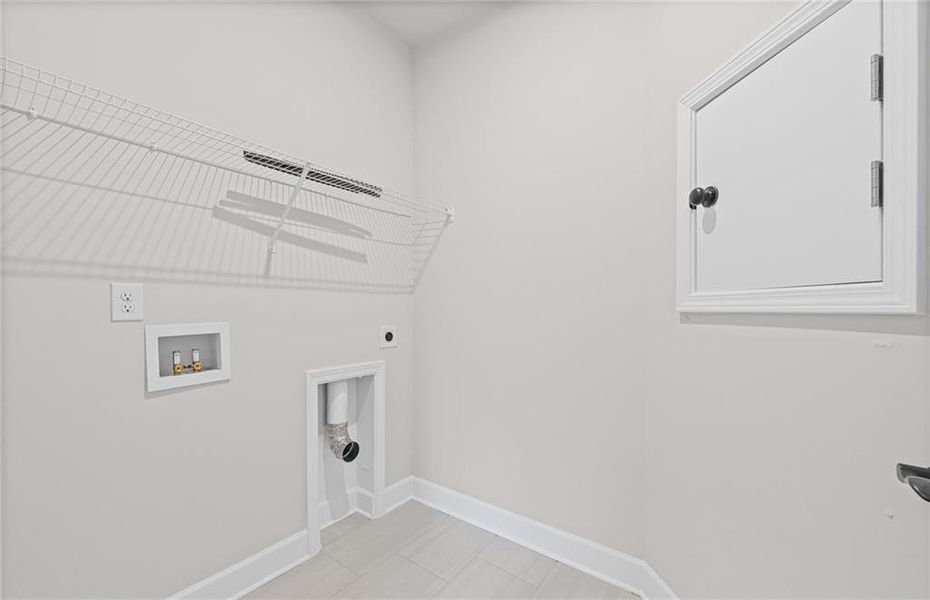 Spacious, unfurnished interior of a new home in Del Webb at Lake Oconee, Greensboro (Image 16). Spacious, unfurnished interior of a new home in Del Webb at Lake Oconee, Greensboro (Image 16).