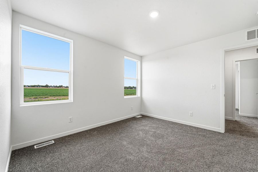 Spacious, unfurnished interior of a new home in Granary, Johnstown (Image 27).