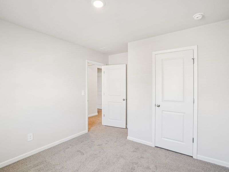 Spacious, unfurnished interior of a new home in Hawthorne Station, Atlanta (Image 19).